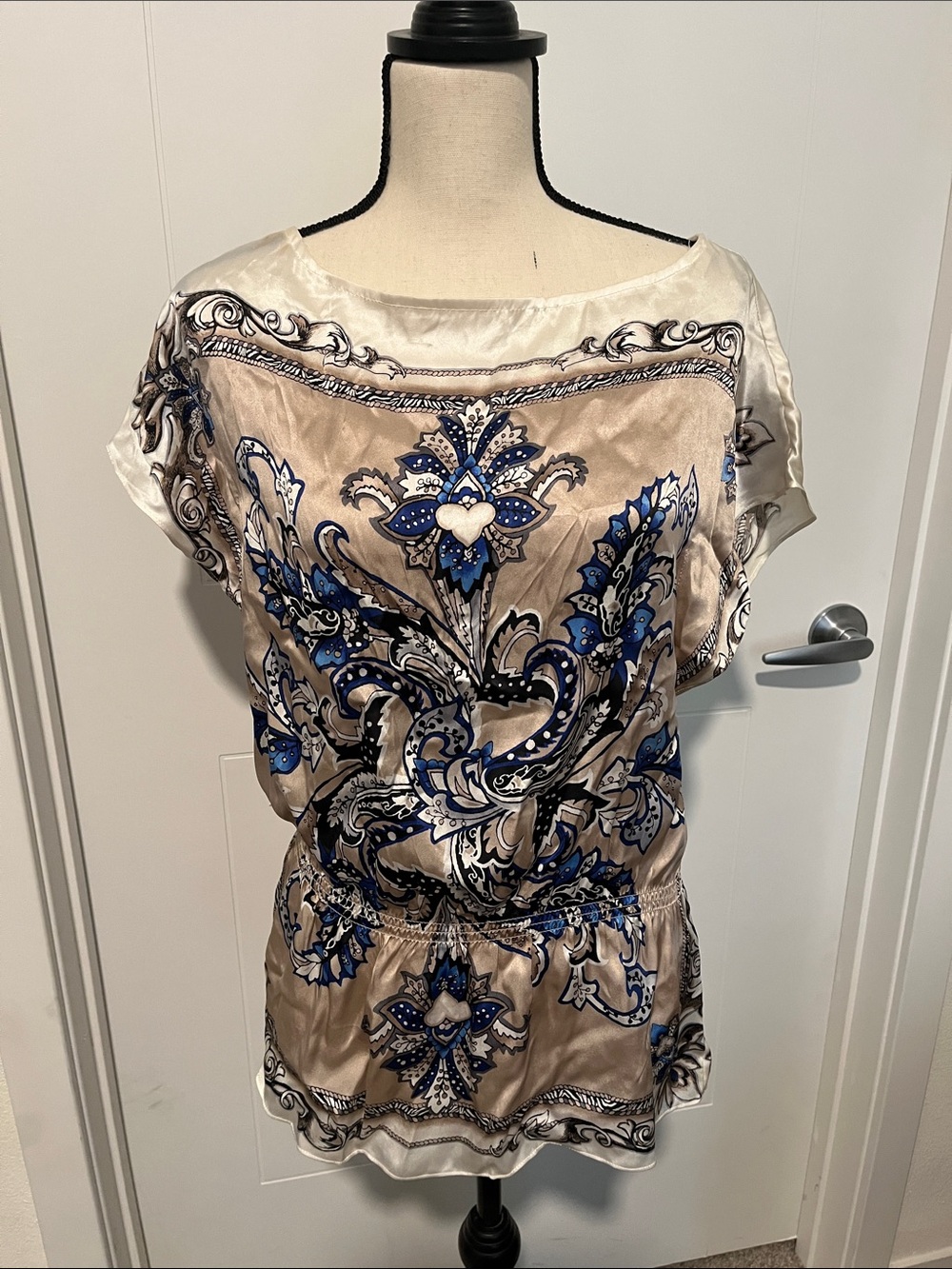 White House Black Market Y2K 100% Silk Design Paisley Top 2000’s